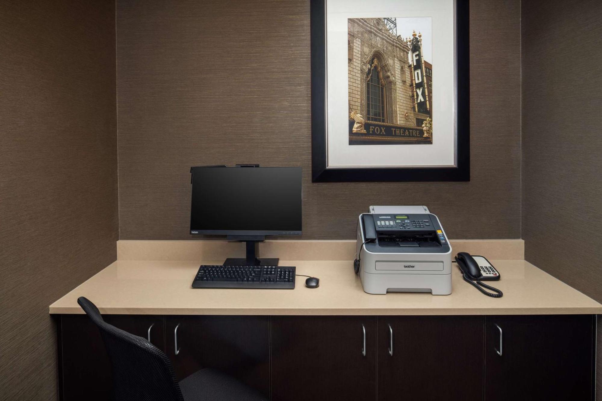Embassy - Downtown Hotel 4*