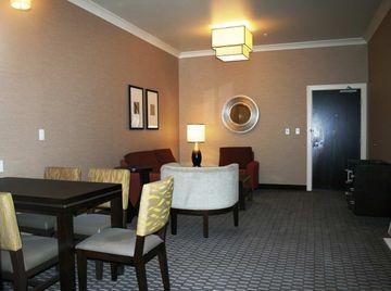 Embassy - Downtown Hotel Saint-Louis