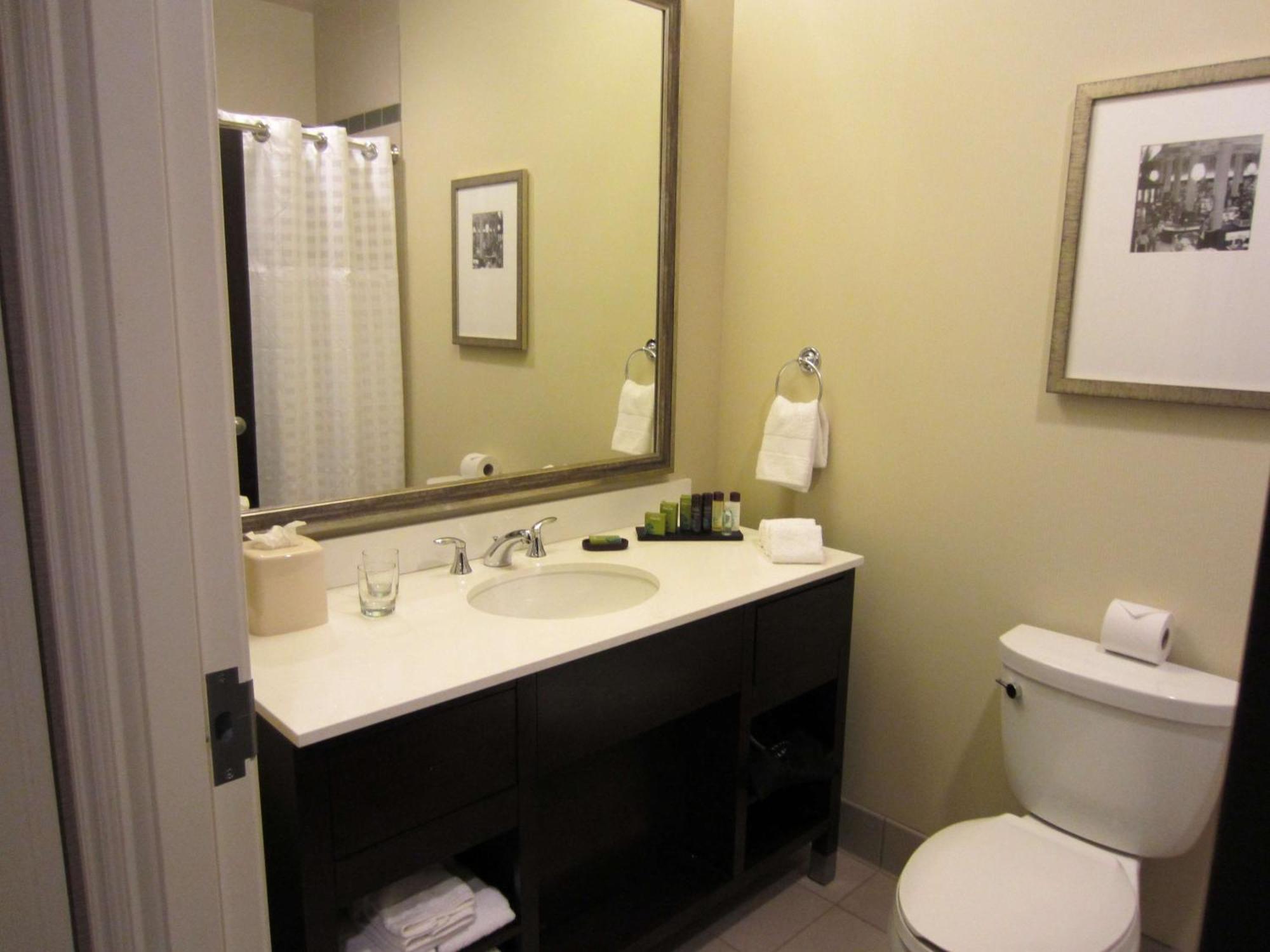 Hotel Embassy - Downtown 4*
