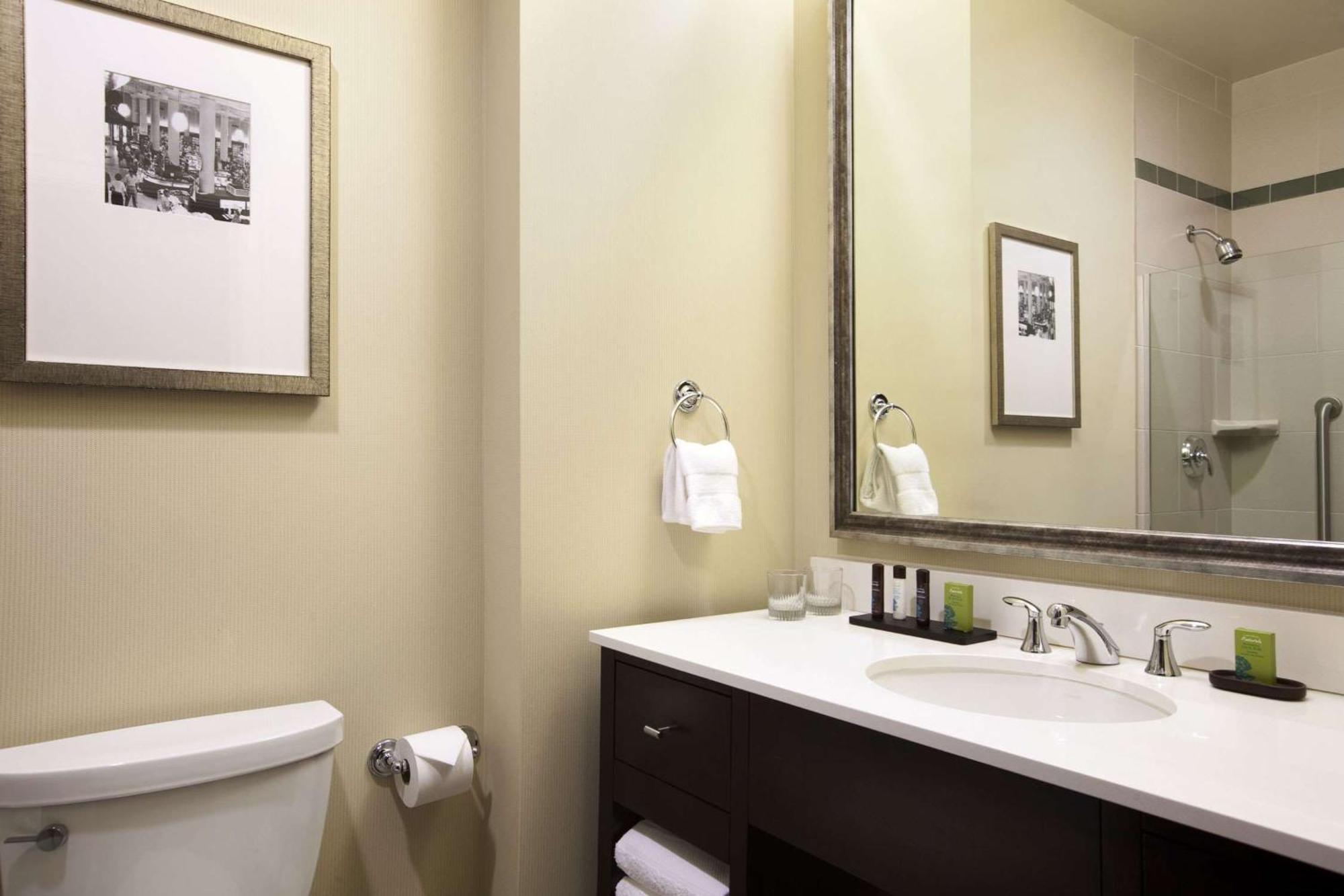 Embassy - Downtown 4* Saint-Louis