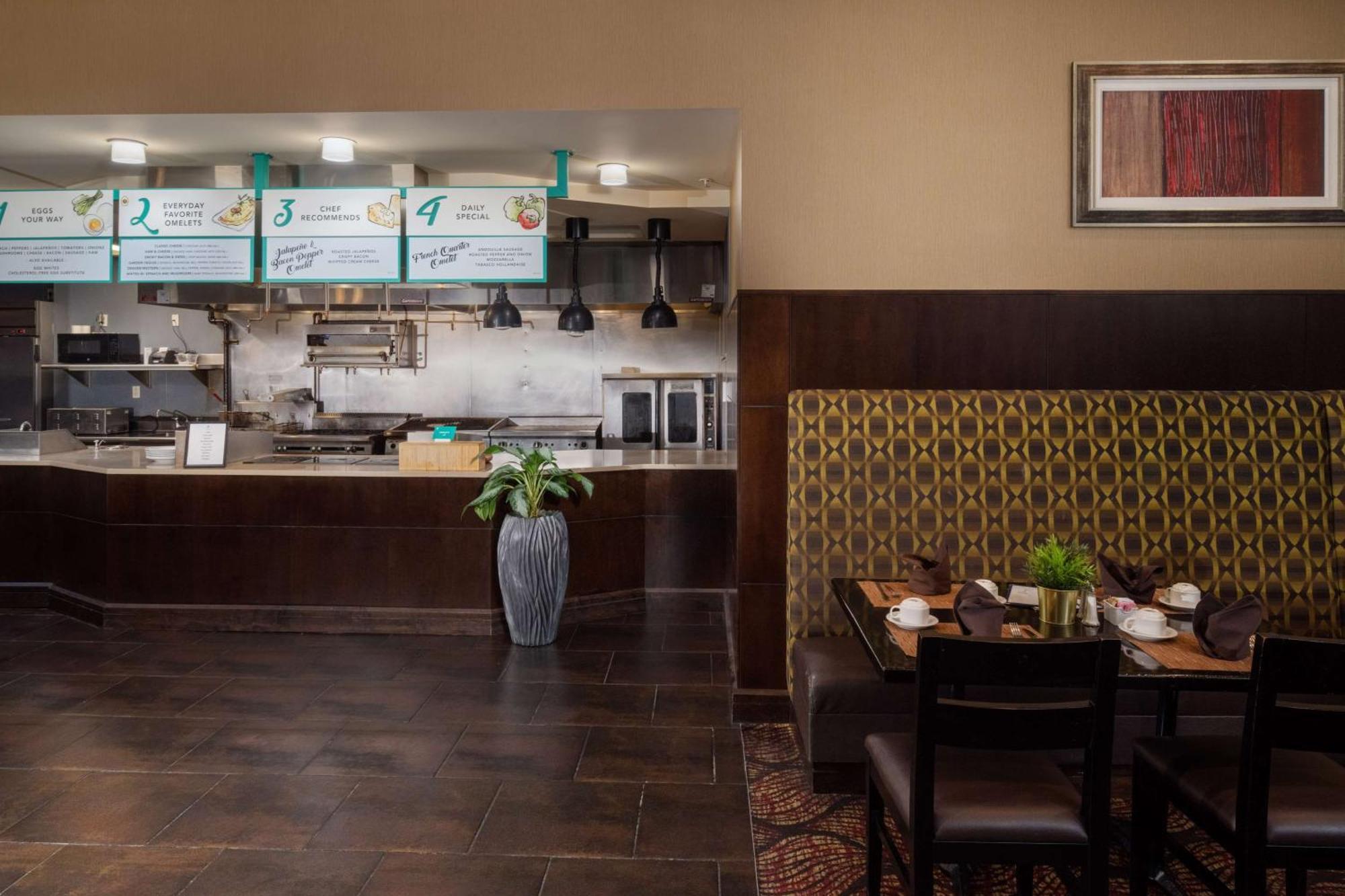 Embassy - Downtown 4* Saint-Louis