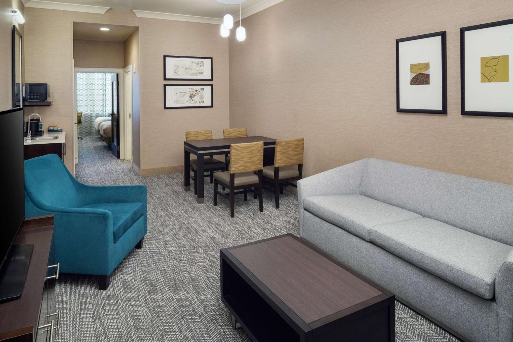 Embassy - Downtown Saint-Louis